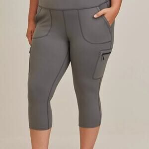 New Torrid Womens 4X Leggings High Rise Happy Camper Gray Capri Cargo Active
